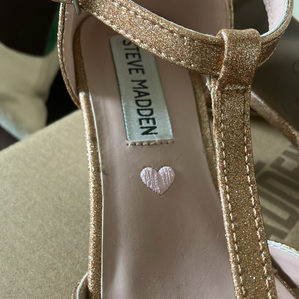 Steve Madden rose gold glitter shoe - Picture 6 of 7